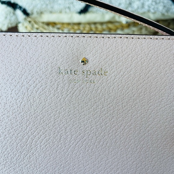 Brand new kate spade bag. Never used. Classy pink. - Picture 3 of 4
